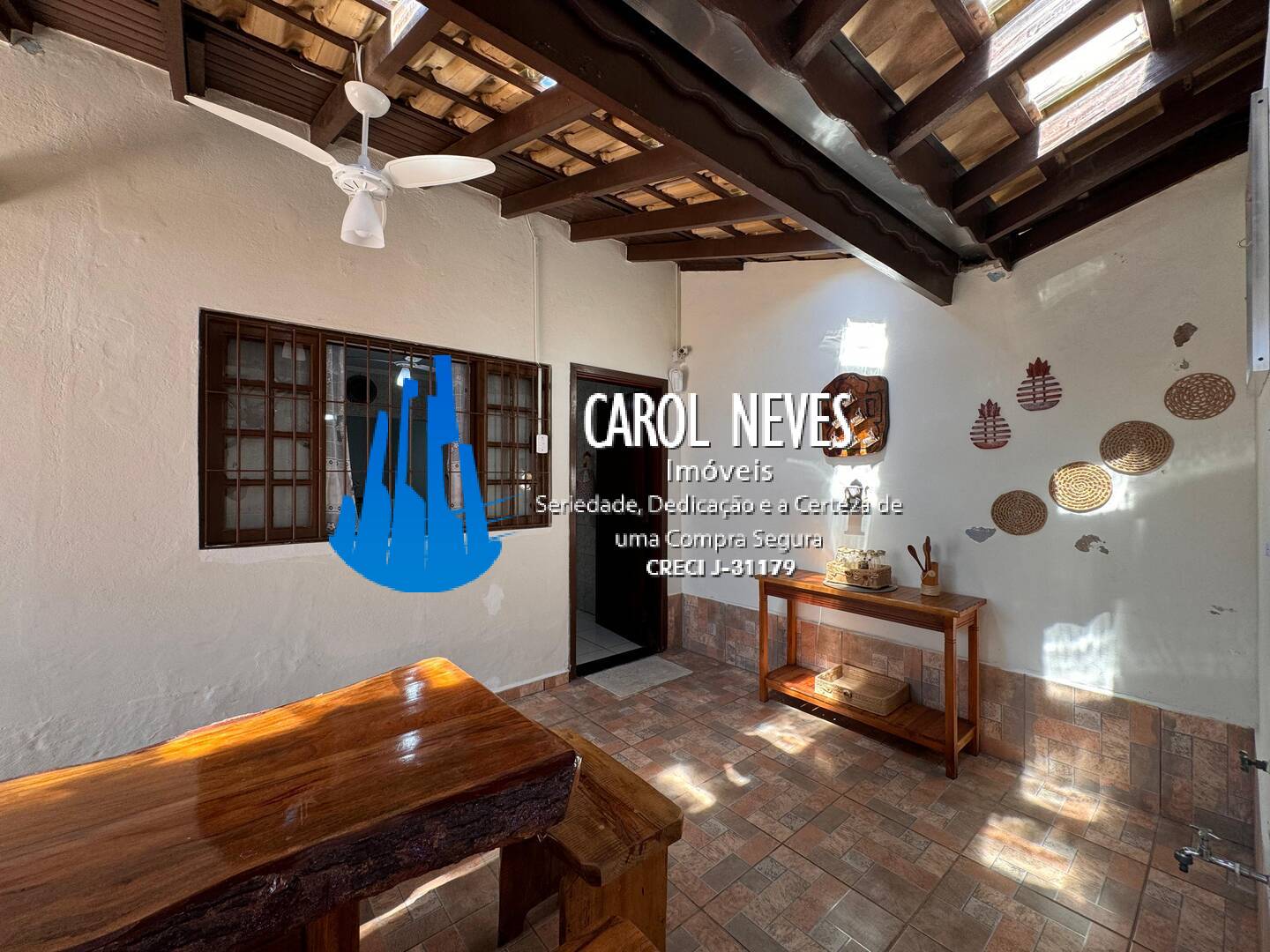 Casa à venda com 4 quartos, 170m² - Foto 2