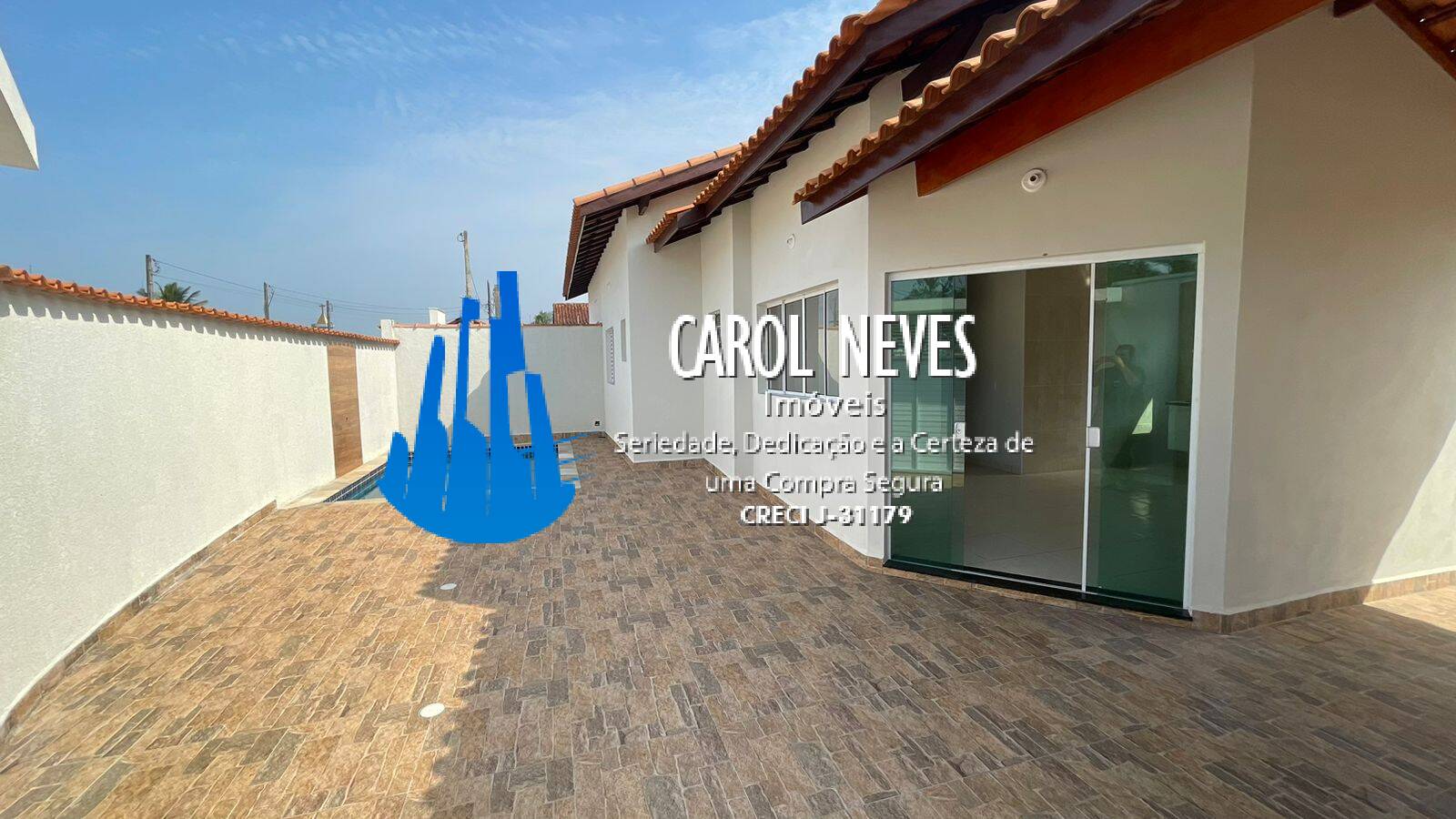 Casa à venda com 3 quartos, 77m² - Foto 1