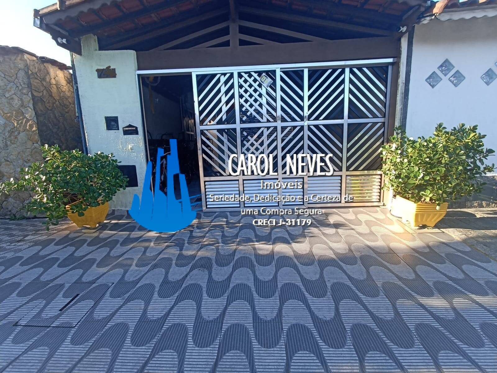 Casa à venda com 2 quartos, 100m² - Foto 2