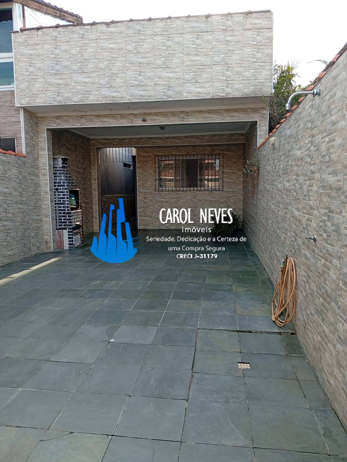 Casa à venda com 2 quartos, 140m² - Foto 2