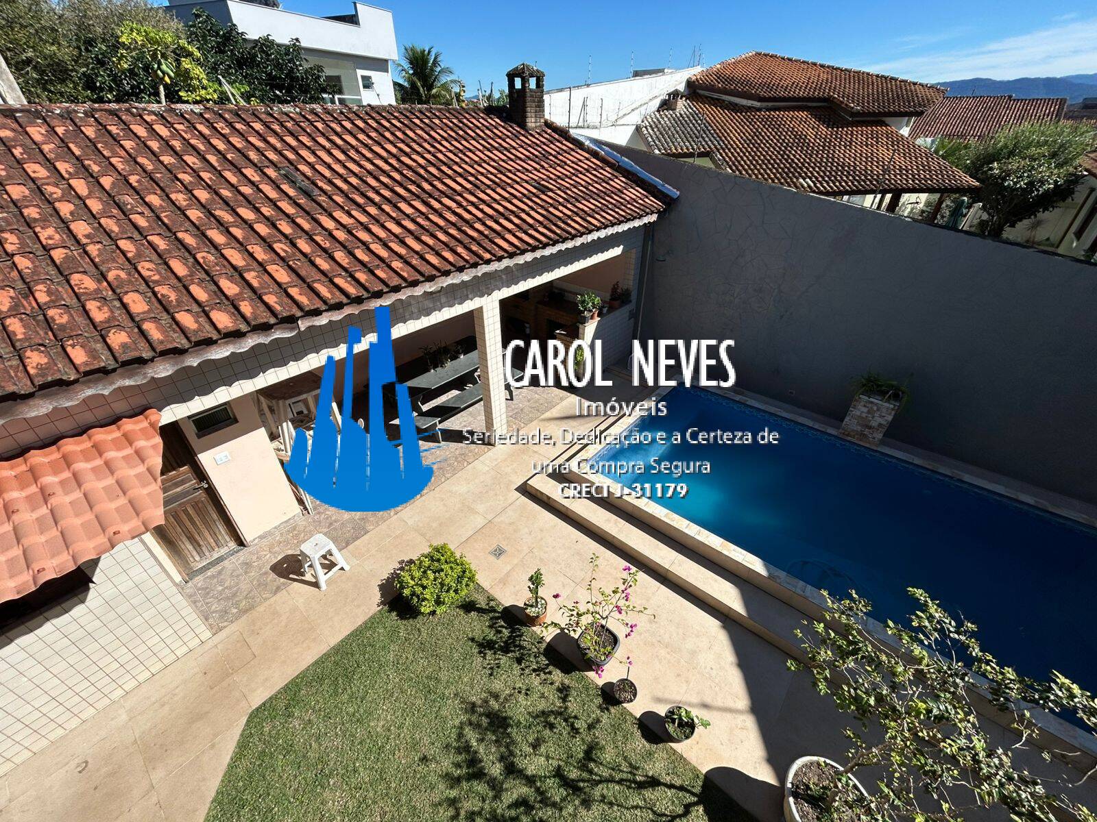 Casa à venda com 5 quartos, 229m² - Foto 3