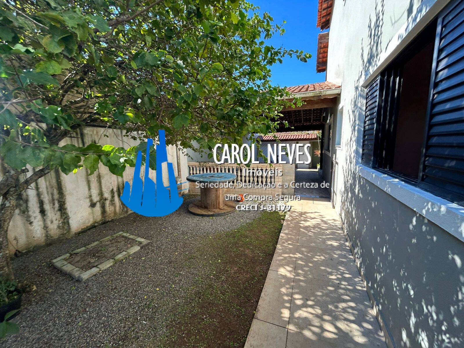 Casa à venda com 5 quartos, 229m² - Foto 8