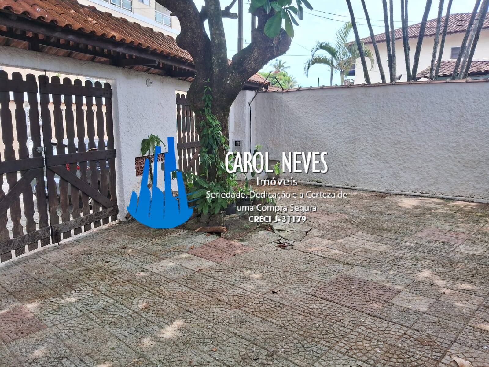 Casa à venda e aluguel com 3 quartos, 200m² - Foto 4